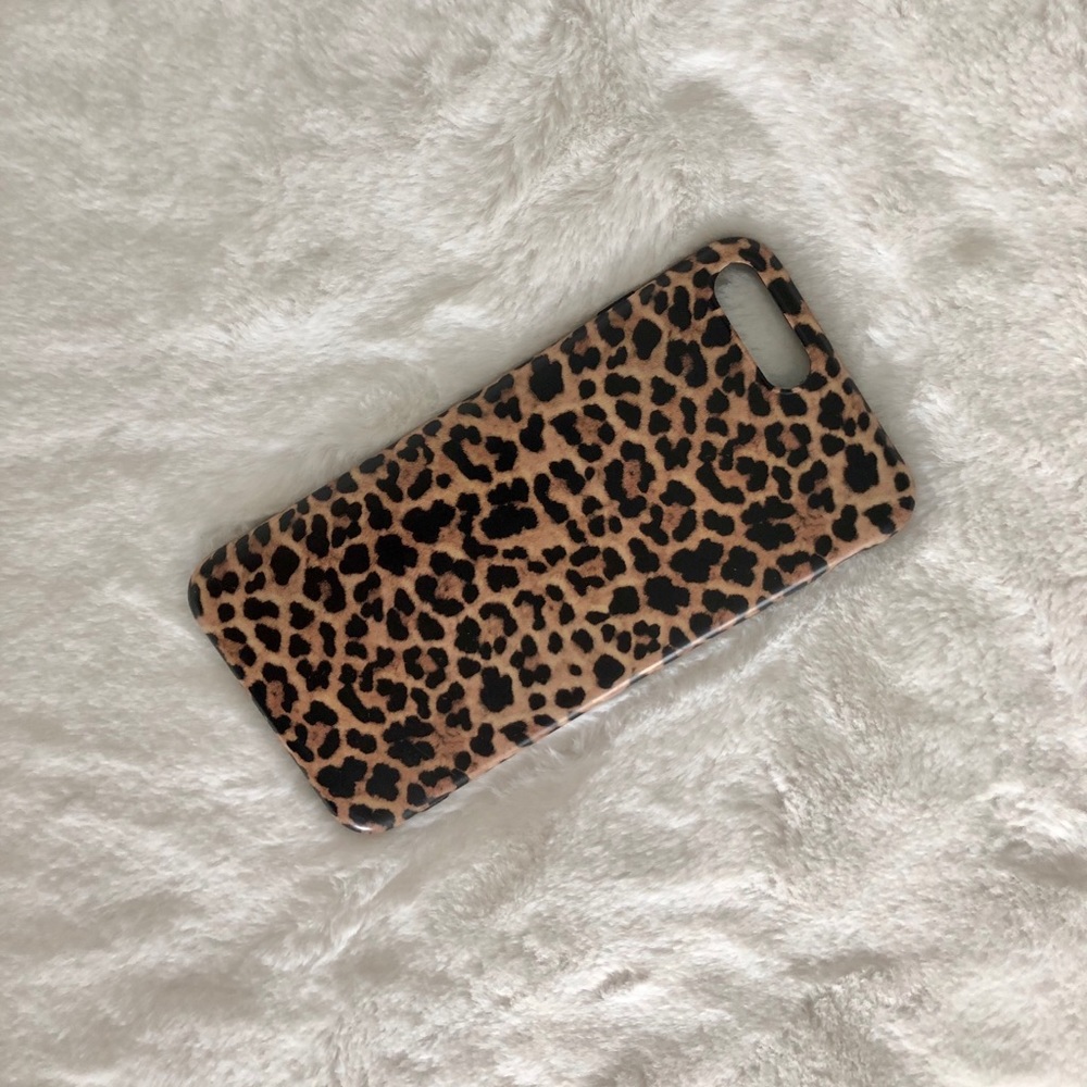 Cheetah print I phone 8+ case